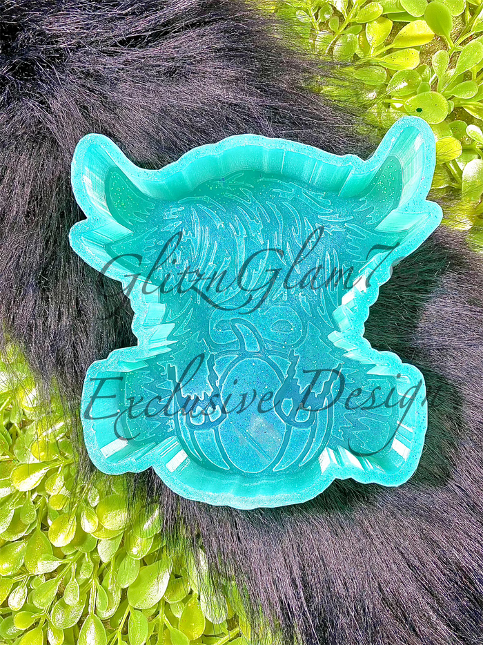 Highland Cow w/ PLAIN Pumpkin Silicone Mold-GNG7 Exclusive